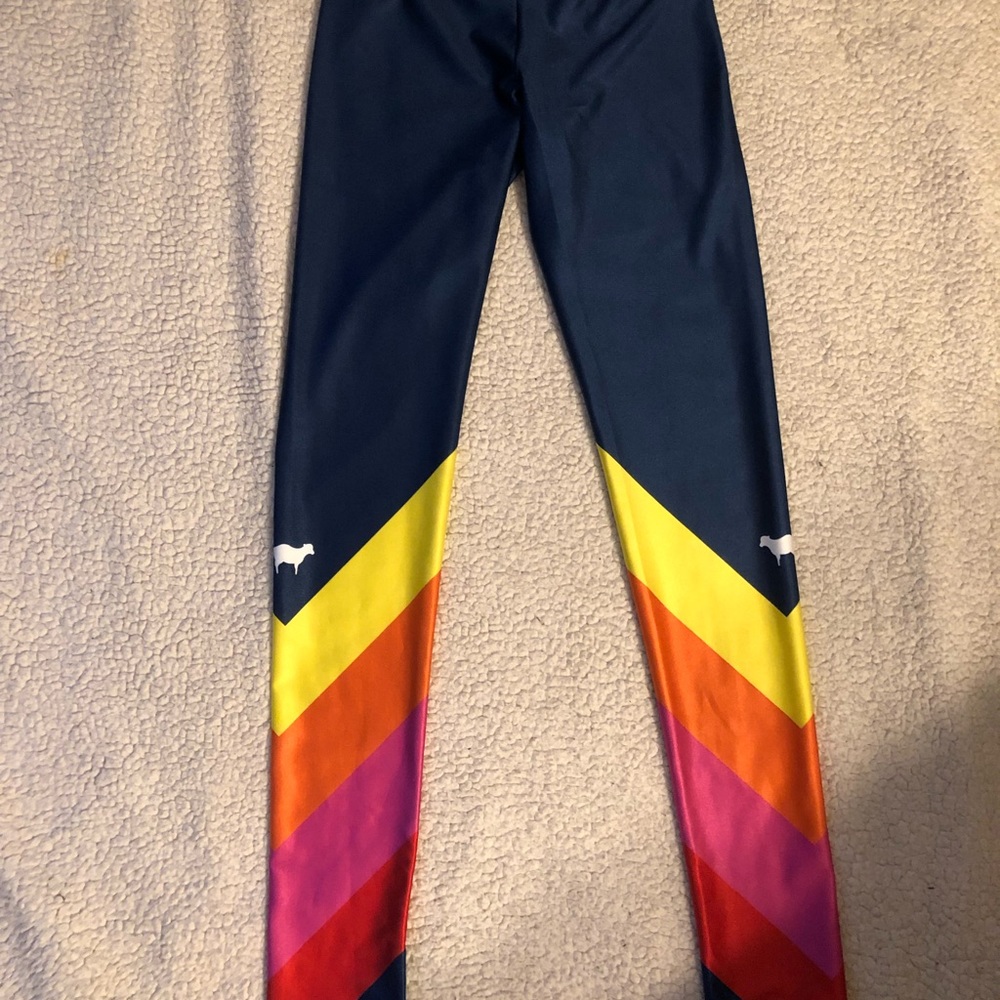 Goldsheep Leggings size Medium.